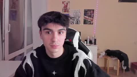 Snapshot of stralght_twinks chatting on February 9, 4:29 pm Ray online show from February 9, 4:29 pm