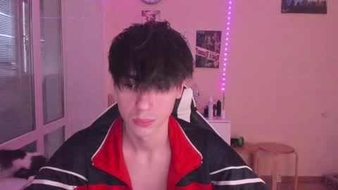 Snapshot of stralght_twinks chatting on January 3, 6:33 am Ray online show from January 3, 6:33 am