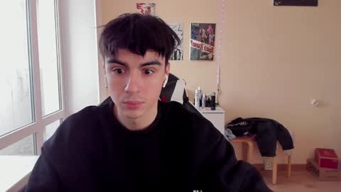 Snapshot of stralght_twinks chatting on February 4, 12:33 pm Ray online show from February 4, 12:33 pm