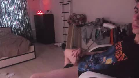 Snapshot of stralght_twinks chatting on October 27, 1:46 pm Ray online show from October 27, 1:46 pm