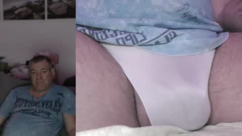 Snapshot of stranger1966 chatting on December 8, 9:41 pm Stranger online show from December 8, 9:41 pm