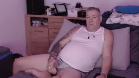 Snapshot of stranger1966 chatting on September 10, 10:08 pm Stranger online show from September 10, 10:08 pm
