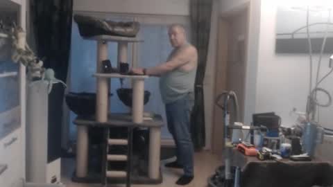 Snapshot of stranger1966 chatting on October 27, 5:54 am Stranger online show from October 27, 5:54 am