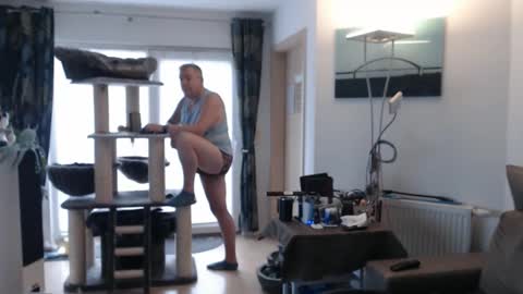 Snapshot of stranger1966 chatting on October 16, 6:32 am Stranger online show from October 16, 6:32 am