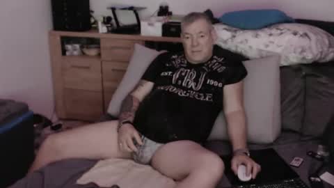 Snapshot of stranger1966 chatting on September 15, 9:16 pm Stranger online show from September 15, 9:16 pm