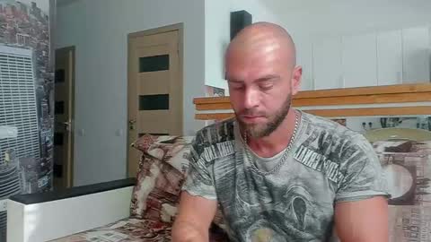 Snapshot of strong_arni chatting on February 18, 8:16 am Strong Arni online show from February 18, 8:16 am