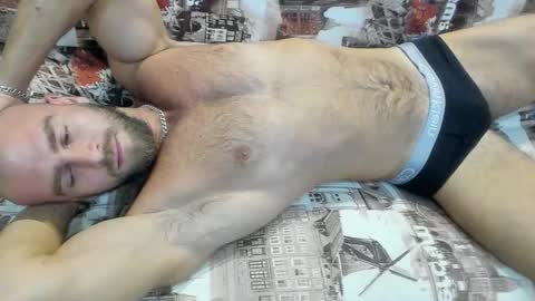 Snapshot of strong_arni chatting on February 10, 8:21 pm Strong Arni online show from February 10, 8:21 pm