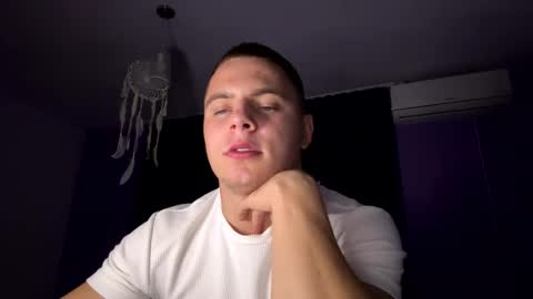 Snapshot of strong_baby chatting on October 11, 9:52 pm Strong Baby online show from October 11, 9:52 pm
