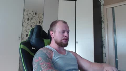 Snapshot of strongass18 chatting on October 9, 9:03 am Alex online show from October 9, 9:03 am