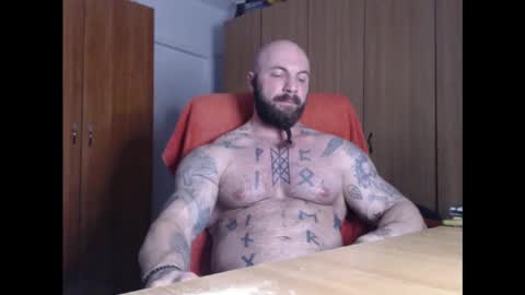 Snapshot of strongivan chatting on March 2, 6:57 pm StrongIvan online show from March 2, 6:57 pm