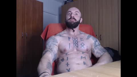 Snapshot of strongivan chatting on January 8, 5:16 am StrongIvan online show from January 8, 5:16 am