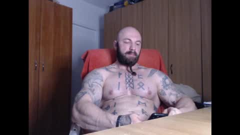 Snapshot of strongivan chatting on February 12, 5:26 am StrongIvan online show from February 12, 5:26 am