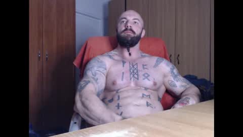 Snapshot of strongivan chatting on January 10, 5:05 am StrongIvan online show from January 10, 5:05 am
