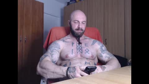 Snapshot of strongivan chatting on January 19, 7:15 pm StrongIvan online show from January 19, 7:15 pm