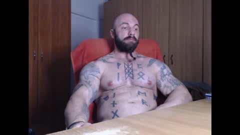 Snapshot of strongivan chatting on January 13, 7:10 pm StrongIvan online show from January 13, 7:10 pm
