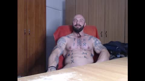 Snapshot of strongivan chatting on October 14, 3:35 am StrongIvan online show from October 14, 3:35 am