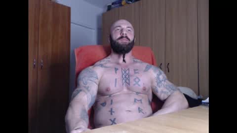 Snapshot of strongivan chatting on February 10, 7:28 pm StrongIvan online show from February 10, 7:28 pm