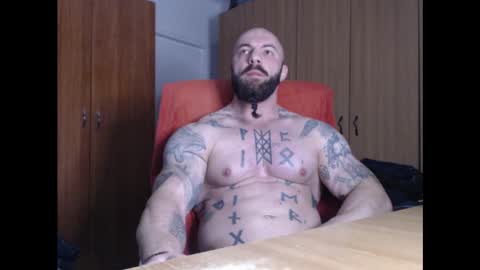Snapshot of strongivan chatting on January 4, 5:16 am StrongIvan online show from January 4, 5:16 am