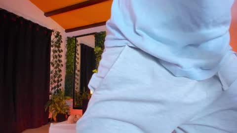 strosa_ online show from February 21, 3:01 am