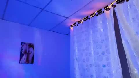 Snapshot of stuart_boy_ chatting on December 14, 12:22 am stuart_boy_ online show from December 14, 12:22 am