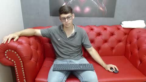 Snapshot of stuart_white chatting on September 26, 8:06 pm stuart_white online show from September 26, 8:06 pm