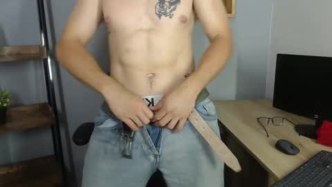 stuart_white online show from September 11, 9:14 pm