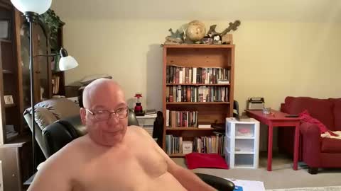 studballs1 online show from April 26, 2:03 pm