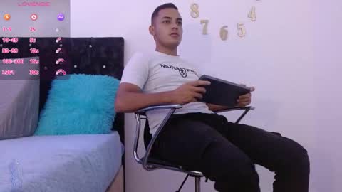 DEIVY online show from March 25, 1:53 am