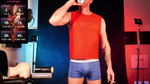 Snapshot of studforyouall chatting on February 28, 6:52 pm Ryan Long online show from February 28, 6:52 pm
