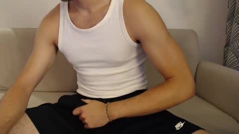 Snapshot of studfromparis chatting on October 1, 3:05 pm Stud From Paris online show from October 1, 3:05 pm