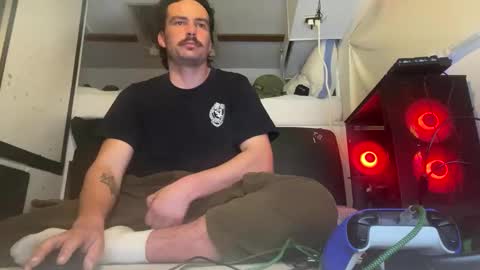 stupid_fellow online show from February 28, 1:58 pm