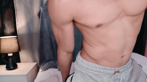 stylish men online show from September 8, 3:33 pm