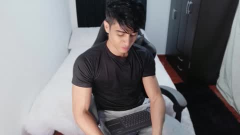 stylish men online show from October 15, 11:34 pm