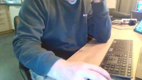 submissivguy online show from November 15, 9:17 pm