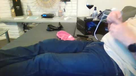 Snapshot of submissivguy chatting on January 6, 7:13 pm submissivguy online show from January 6, 7:13 pm
