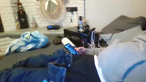 Snapshot of submissivguy chatting on February 10, 9:25 pm submissivguy online show from February 10, 9:25 pm