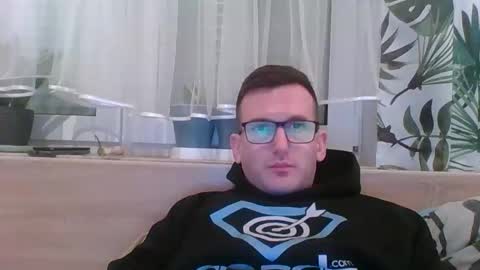 suckmycl00ck online show from December 7, 11:45 pm
