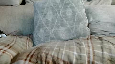 suckmywhitecock25 online show from January 8, 8:03 pm