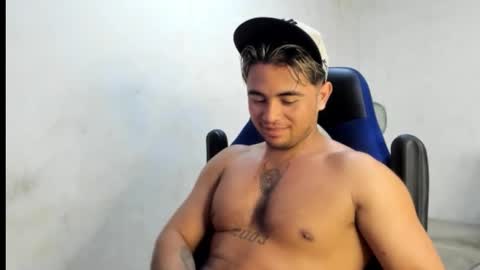 Snapshot of sukuna_hara chatting on October 27, 11:51 pm sukuna_hara online show from October 27, 11:51 pm