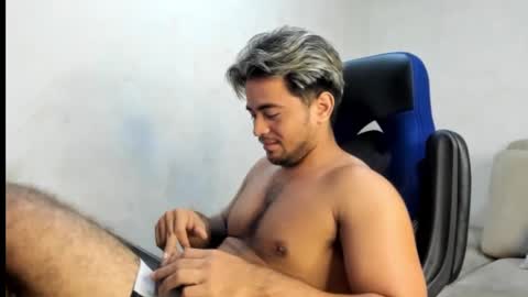 Snapshot of sukuna_hara chatting on October 22, 3:38 pm sukuna_hara online show from October 22, 3:38 pm