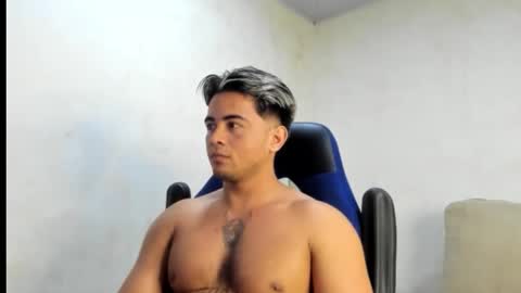 Snapshot of sukuna_hara chatting on October 26, 4:20 pm sukuna_hara online show from October 26, 4:20 pm