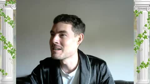 Snapshot of sultansgirls chatting on October 23, 7:17 pm The Sultan online show from October 23, 7:17 pm