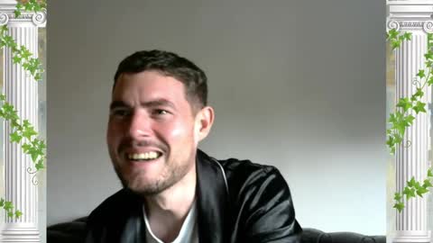 Snapshot of sultansgirls chatting on October 22, 7:16 pm The Sultan online show from October 22, 7:16 pm