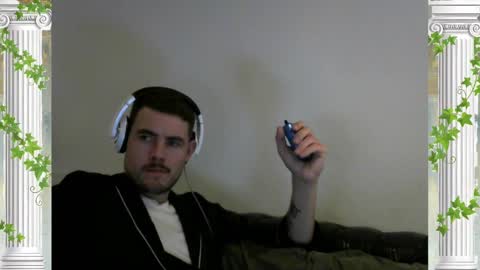 Snapshot of sultansgirls chatting on October 30, 10:55 pm The Sultan online show from October 30, 10:55 pm