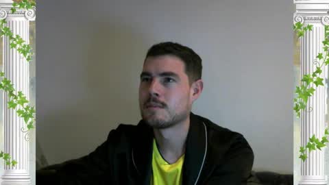 Snapshot of sultansgirls chatting on October 14, 3:02 am The Sultan online show from October 14, 3:02 am