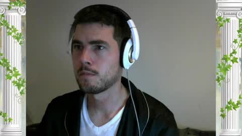 Snapshot of sultansgirls chatting on October 17, 5:44 am The Sultan online show from October 17, 5:44 am