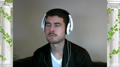 Snapshot of sultansgirls chatting on October 26, 11:29 pm The Sultan online show from October 26, 11:29 pm