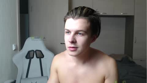 Snapshot of sunny1girl chatting on March 10, 4:35 pm Alice and Sergey online show from March 10, 4:35 pm