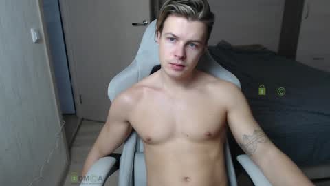 Snapshot of sunny1girl chatting on February 12, 8:27 am Alice and Sergey online show from February 12, 8:27 am