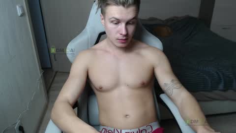 Snapshot of sunny1girl chatting on February 3, 12:25 pm Alice and Sergey online show from February 3, 12:25 pm